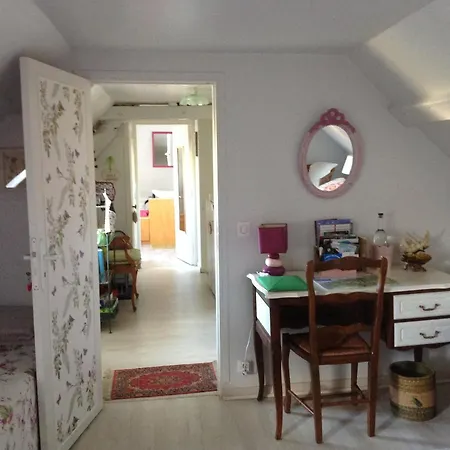 Le Jardin Des Poules Bed & Breakfast *